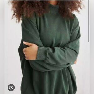 Aerie mock neck sweatshirt size medium